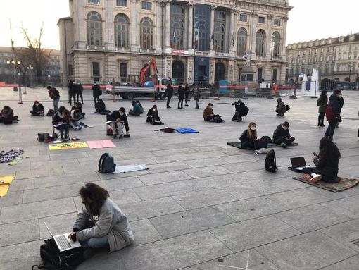 Piemonte arancione e scuole medie chiuse, Anita (No Dad): "Una presa in giro: studieremo davanti alla Regione" Piemonte arancione e scuole medie chiuse, Anita (No Dad): "Una presa in giro: studieremo davanti alla Regione"