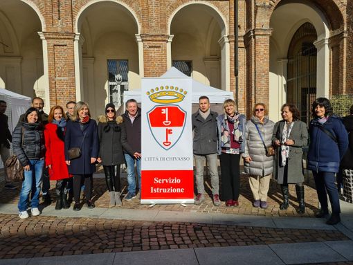 persone in piazza persone in piazza