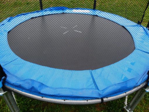Trampolino elastico: un divertimento senza età