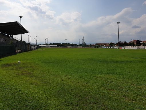 Volpiano, rifacimento in erba sintetica per i campi da calcio di via San Grato Volpiano, rifacimento in erba sintetica per i campi da calcio di via San Grato