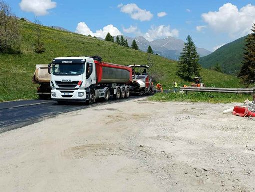 Lavori di pavimentazioni sulla SP 23 a Pragelato Lavori di pavimentazioni sulla SP 23 a Pragelato