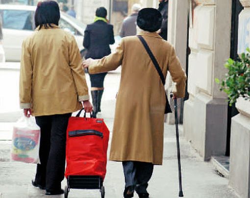 I datori di lavoro di badanti e babysitter chiedono aiuti economici. Caucino: "La Regione c'è" I datori di lavoro di badanti e babysitter chiedono aiuti economici. Caucino: "La Regione c'è"