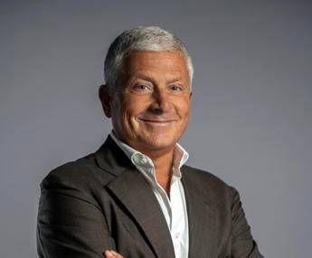 Farmaceutica: 'quando un side business diventa core business', 60 anni di Petrone Group Farmaceutica: 'quando un side business diventa core business', 60 anni di Petrone Group