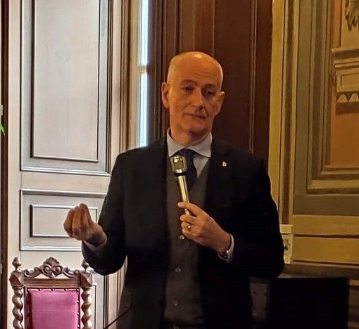 Coronavirus, Gabrielli: "Presto i moduli di autocertificazione dovranno essere nuovamente aggiornati” Coronavirus, Gabrielli: "Presto i moduli di autocertificazione dovranno essere nuovamente aggiornati”