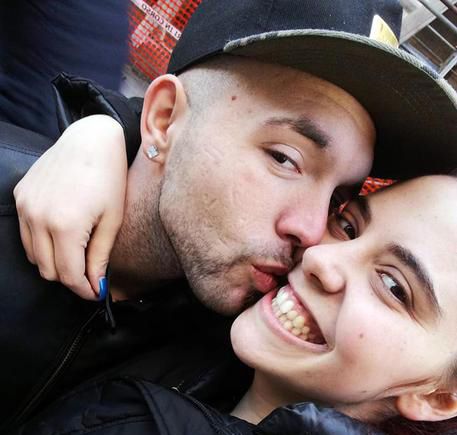 Nicholas Musi con la compagna