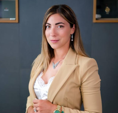 Giorgia Silvestri (Conte Orologi), imprenditrice ed esperta di orologeria, si rivolge ai suoi follower per scoprire quali orologi vorrebbero lasciare in eredità ai propri figli Giorgia Silvestri (Conte Orologi), imprenditrice ed esperta di orologeria, si rivolge ai suoi follower per scoprire quali orologi vorrebbero lasciare in eredità ai propri figli