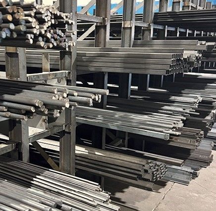 Ironcut: già riferimento nel taglio lamiera in Piemonte, oggi anche fornitore di tubi e barre in ferro in tutti i formati