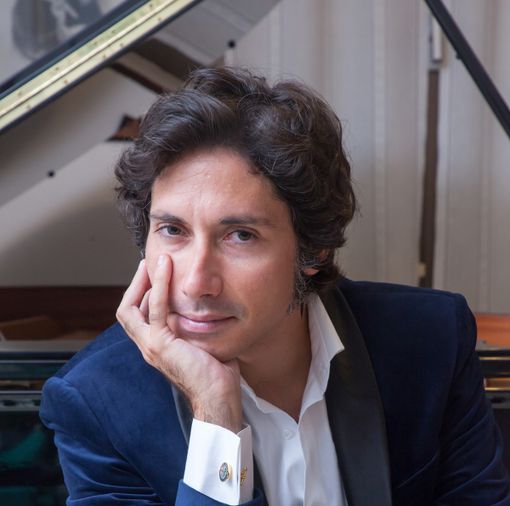 Il musicista Emanuele Sartoris Il musicista Emanuele Sartoris