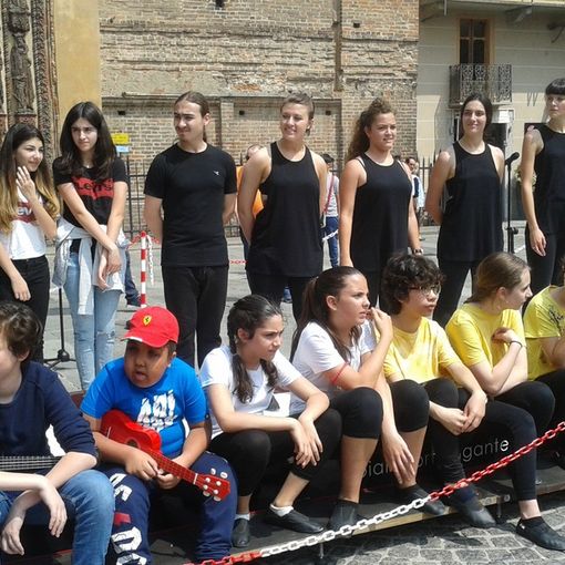 Ritorna in piazza il Monster Piano di Dario Lavesero