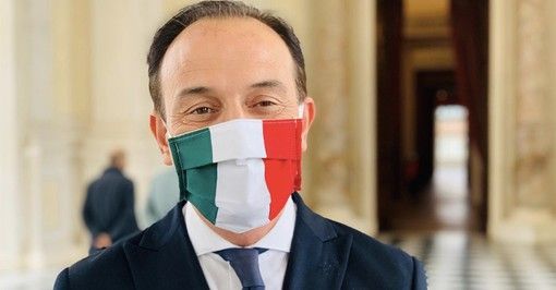 Da lunedì tutti in casa dalle 23 alle 5 del mattino. Si può uscire solo con l'autocertificazione