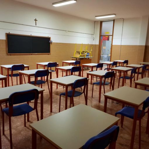 I banchi monoposto delle scuole chivassesi