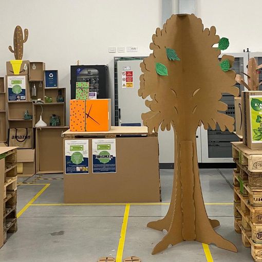 L’arte del riciclo creativo conquista il centro Amazon di Torrazza Piemonte