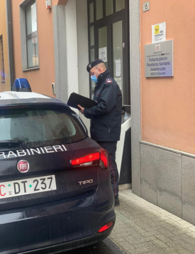 Lite tra infermiere al centro prelievi di Cigliano