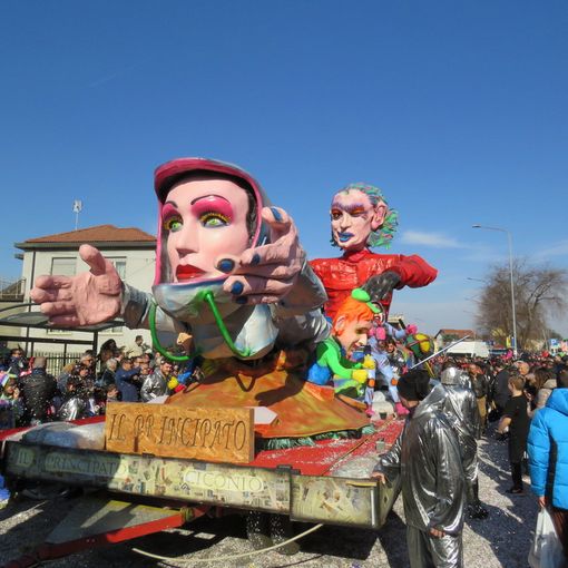 A Settimo un Carnevale di mille colori (GALLERIA FOTOGRAFICA)