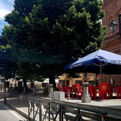 I dehors di piazza Vittorio Veneto a Brandizzo