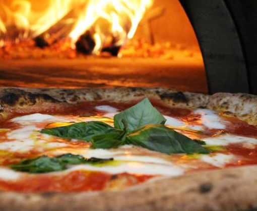 Chivasso, sette lavoratori in nero in una pizzeria del centro