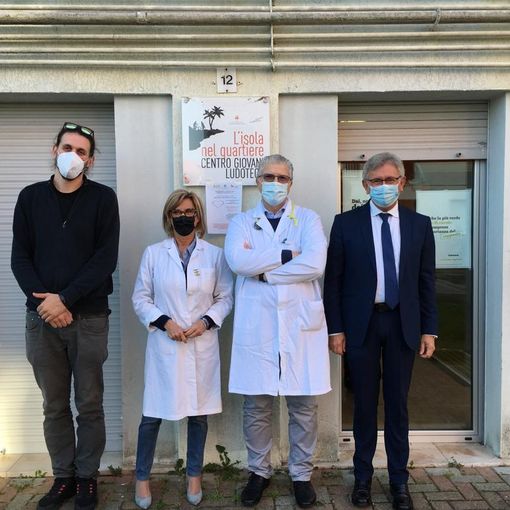 Il sindaco Claudio Castello e l'assessore Moretti durante la giornata di screening