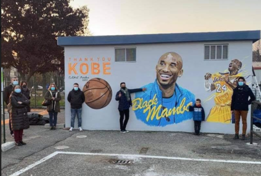 L'amministrazione comunale di Crescentino ha dedicato un murales a Kobe Bryant