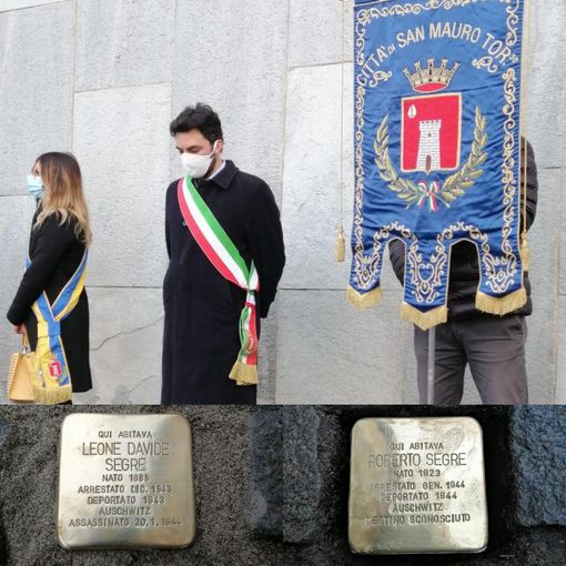 Il momento della posa delle pietre d'inciampo davanti al Municipio