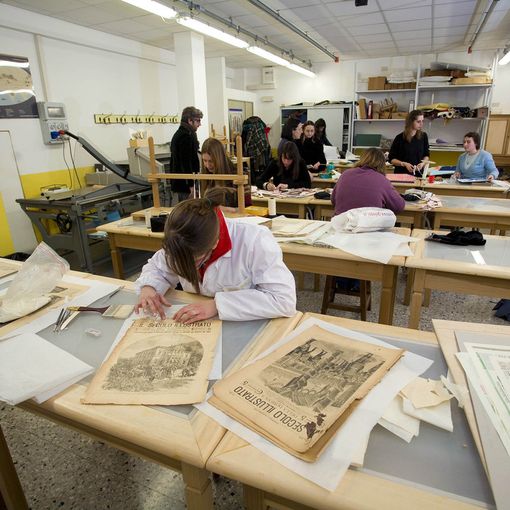 Al Newton di Chivasso &quot;sciopero del freddo&quot;. Oltre 700 studenti fuori dai cancelli