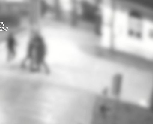 Aggressioni e minacce sull'autobus per Pont Canavese: denunciate dieci persone