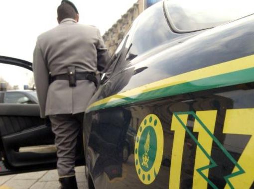 Controlli coronavirus, fermato dalla Finanza di Torino si giustifica:&quot;Vado a fare lavori in nero&quot;