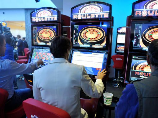 Gioco d'azzardo patologico, la giunta approva il disegno di legge. Ora parola al Consiglio regionale
