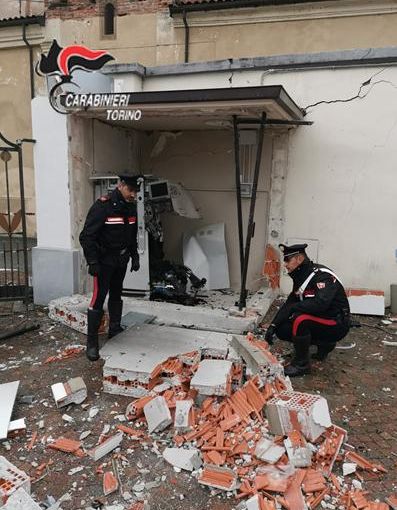 Assaltano due Bancomat a Vische e Tonengo di Mazzè, messi in fuga dai Carabinieri