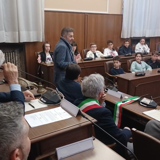 A Chivasso la premiazione del contest per creare il logo del Consiglio Comunale dei Ragazzi