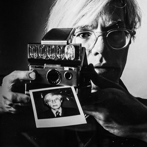 Andy Warhol in uno scatto di Oliviero Toscani
