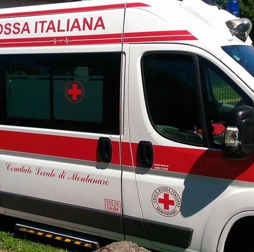 ambulanza della croce rossa - foto di repertorio