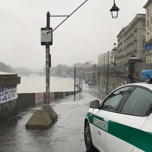 Maltempo, preoccupa l'innalzamento dei fiumi: chiusi i Murazzi e la linea ferroviaria Torino-Cirié [VIDEO]