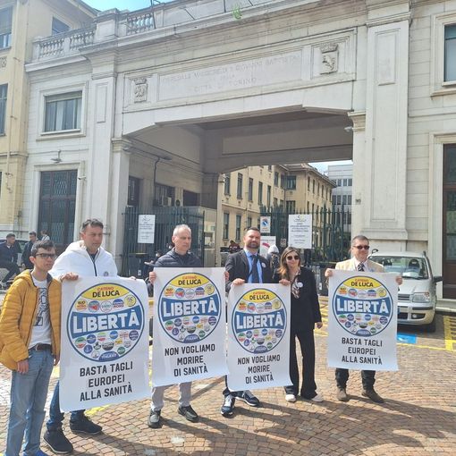 Sit in del partito Libertà davanti alle Molinette: &quot;Troppe risorse sprecate in questi anni&quot; [VIDEO]