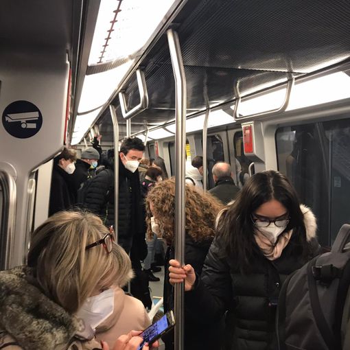 passeggeri di un mezzo pubblico