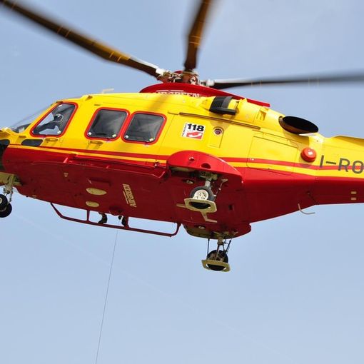 Vidracco, auto precipita per settanta metri in una scarpata: tragedia in Valchiusella