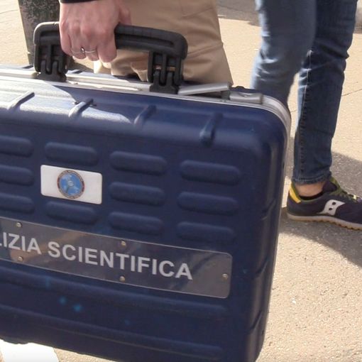 Polizia scientifica in azione