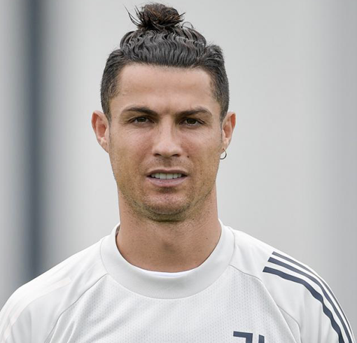 Ronaldo lascia il Portogallo e rientra per fare la quarantena a Torino. Positivo anche McKennie