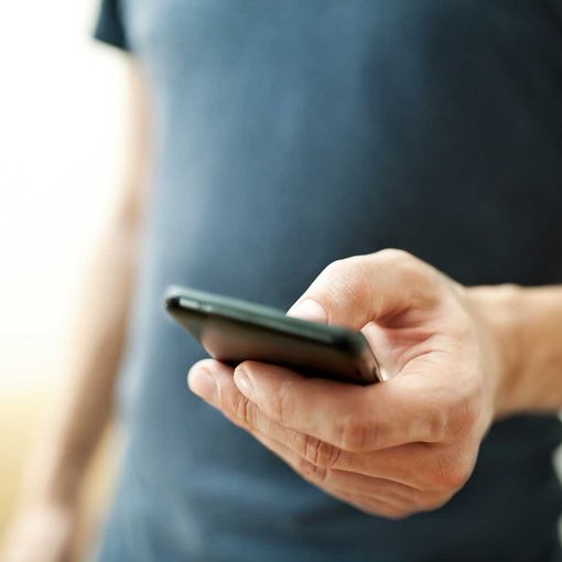 Coronavirus, dai vocali alla certificazione &quot;digitale&quot;: la Polizia dichiara guerra alle fake news