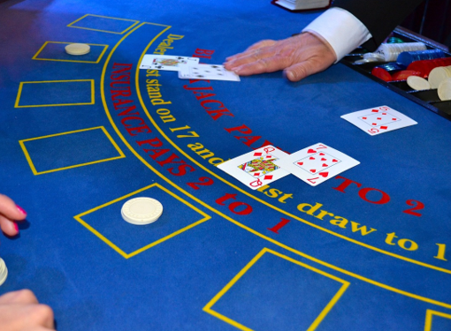 Italia ludica, tutti i giochi inventati nella Penisola: dal tressette alla briscola, fino al primo casinò e al Calcio Storico Fiorentino