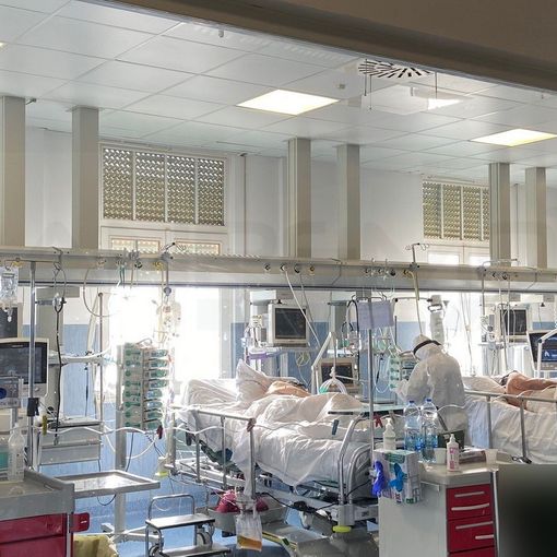 Covid, il sindacato dei medici: &quot;Zona gialla, ma gli ospedali restano in crisi&quot;