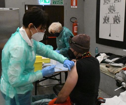Covid, in Piemonte semplificate le procedure di isolamento e quarantena. Vaccini in farmacia anche per la fascia 12-17 anni