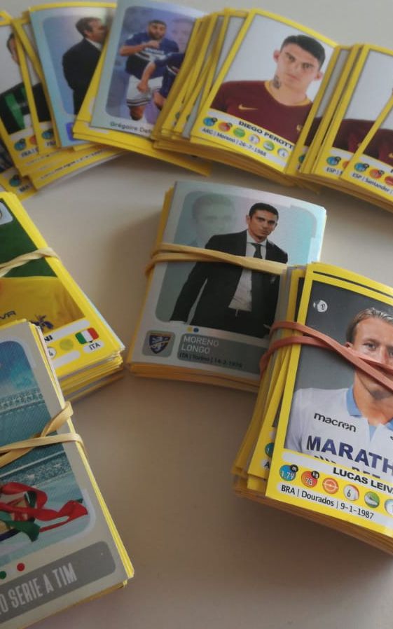 Intesa Sanpaolo regala 18mila album Calciatori Panini e 11 milioni di figurine a minori in difficoltà Intesa Sanpaolo regala 18mila album Calciatori Panini e 11 milioni di figurine a minori in difficoltà