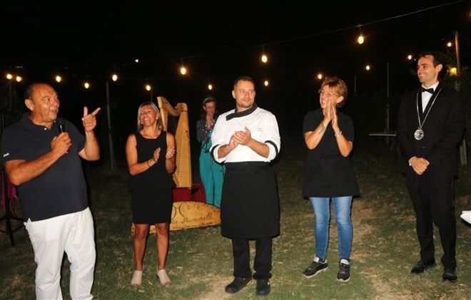 Serata magica in vigna presso La Torre di Castel Rocchero (Foto) Serata magica in vigna presso La Torre di Castel Rocchero (Foto)