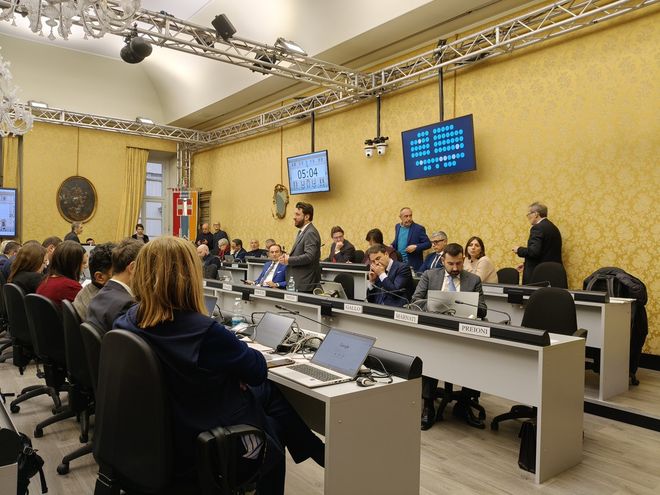 La Regione mette i soldi per l'ex Asa, ma passa la linea dei partiti