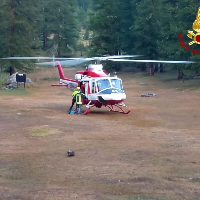 Persona finisce nelle acque del Cimena: elicottero dei Vigili del fuoco in azione