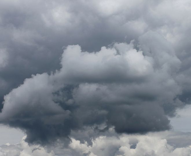 nuvole nere nel cielo