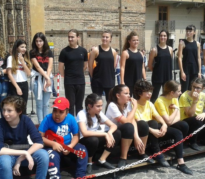 Ritorna in piazza il Monster Piano di Dario Lavesero