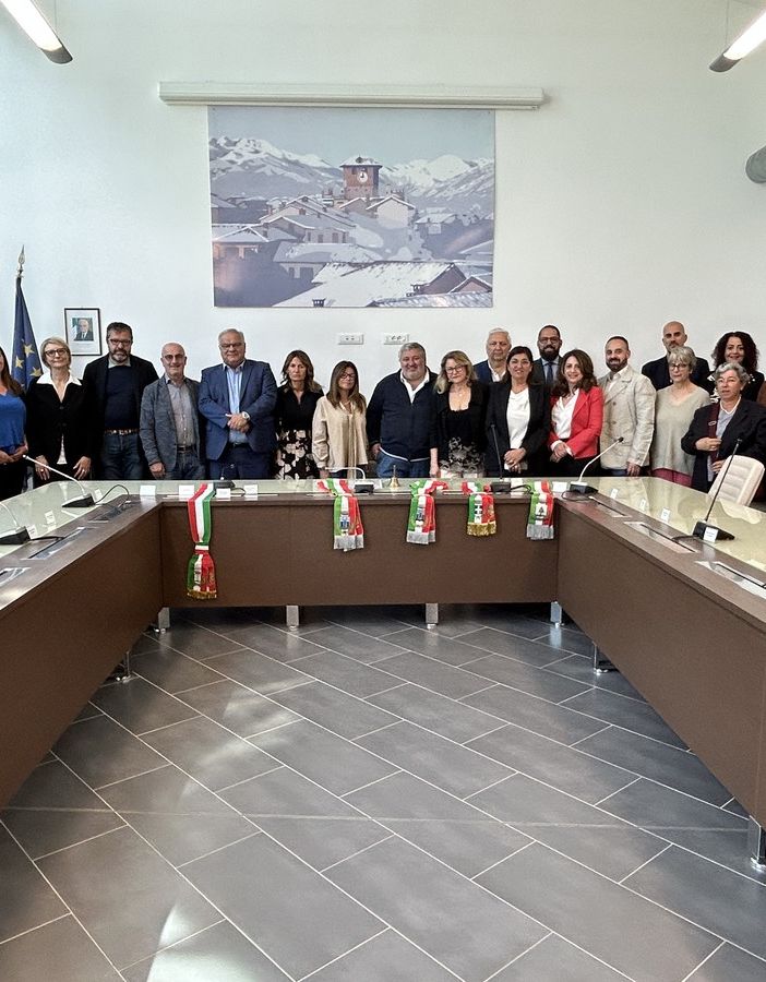 Foto di gruppo degli esponenti di tutti i Comuni coinvolti