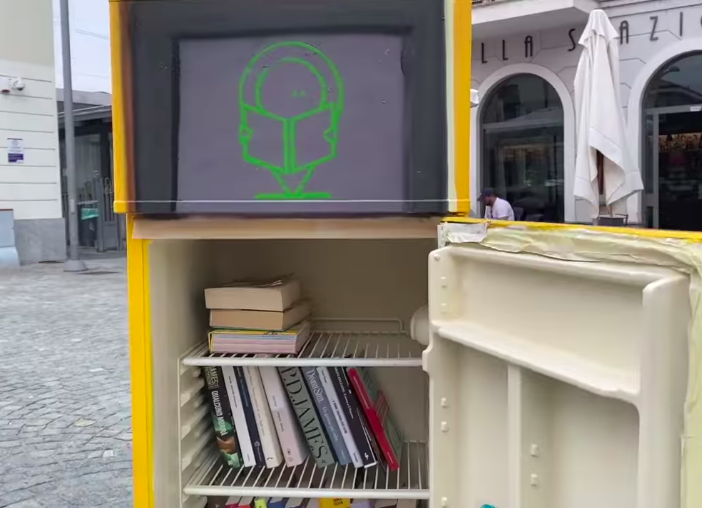 A Settimo, i libri si conservano in frigo. Inaugurati due Frigobook