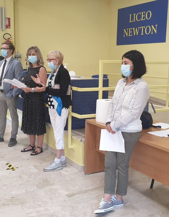 Rientro a scuola: sindaco e assessore danno il benvenuto agli studenti